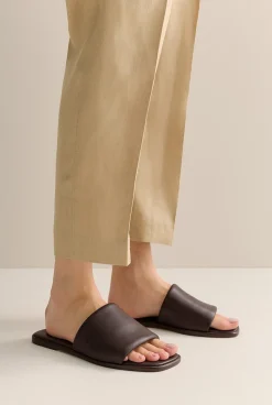 Sandals & Slides><noscript><img width=