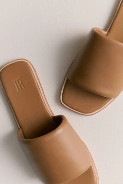 Sandals & Slides><noscript><img width=