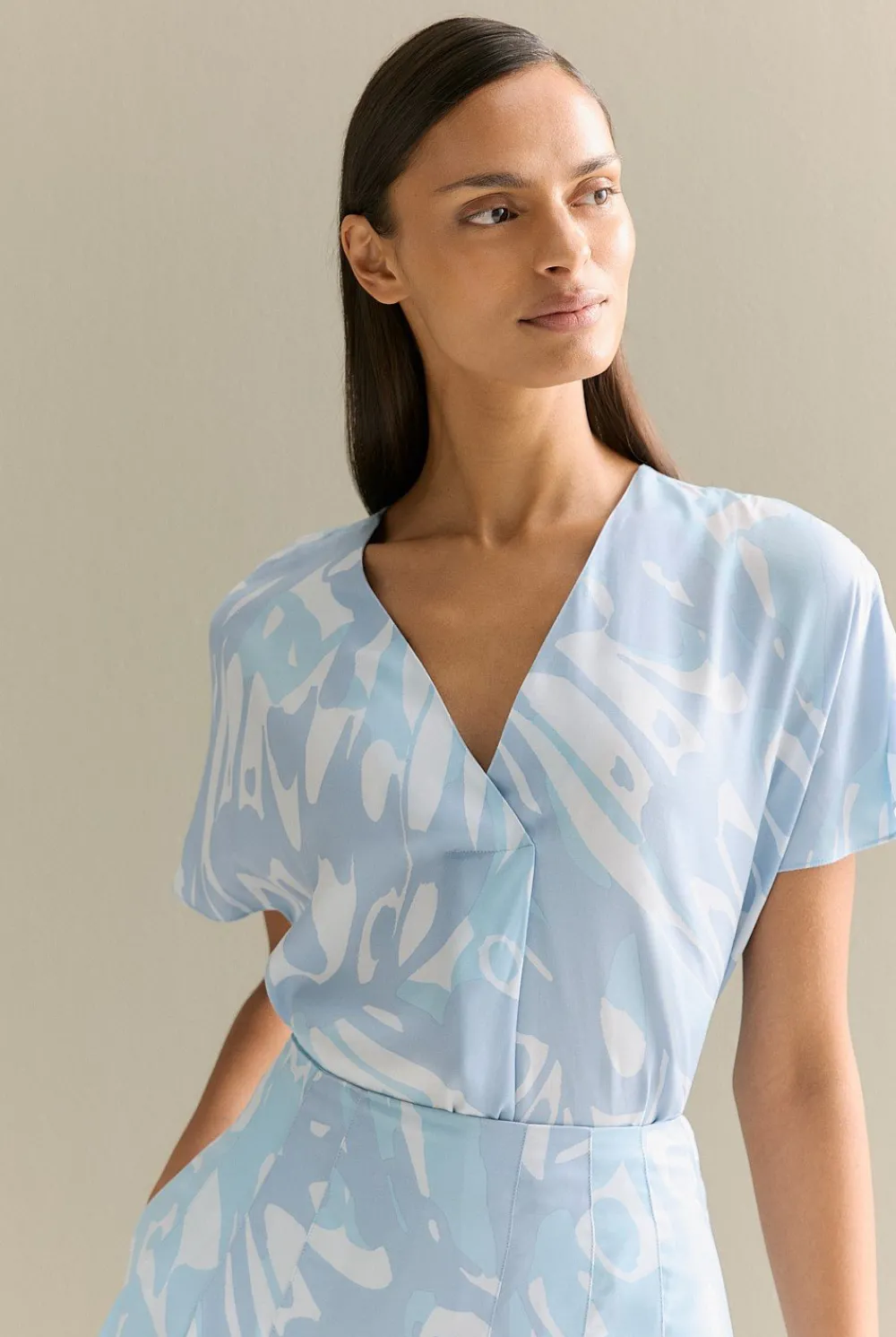 Shirts|T-shirts & Tops>Trenery Draped Twill Butterfly Print V Neck Top Seafoam