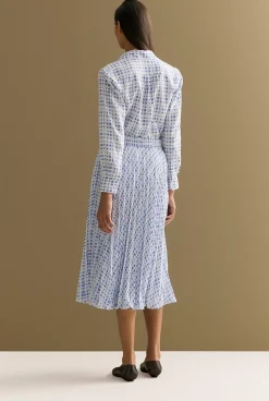 Skirts><noscript><img width=