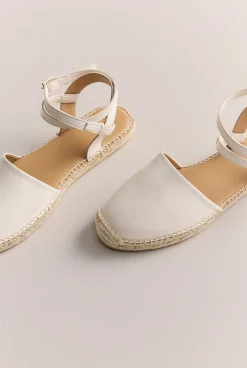 Sandals & Slides><noscript><img width=