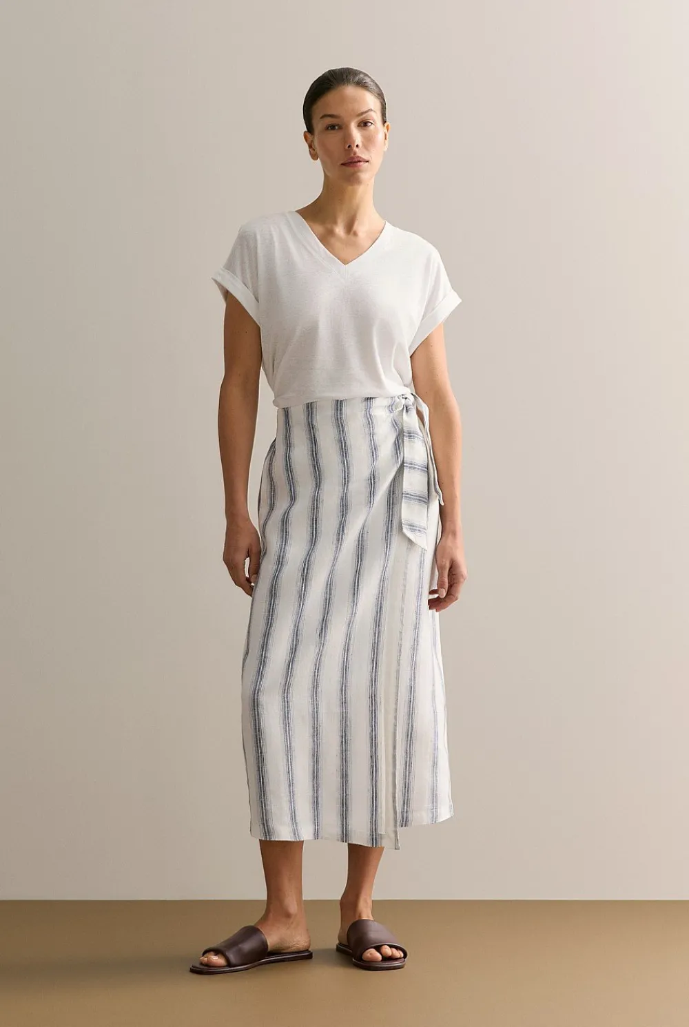 T-shirts & Tops>Trenery Linen Cotton V Neck T-shirt White