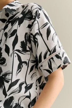 Shirts><noscript><img width=