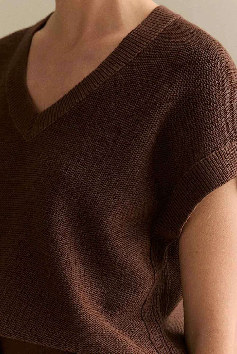 T-shirts & Tops|Knitwear>Trenery Mercerised V Neck Relaxed Knit Chocolate