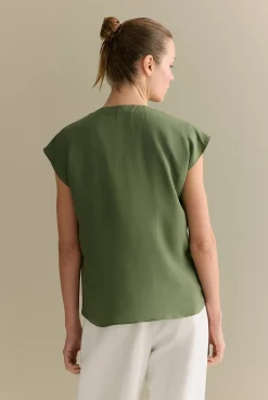 Shirts><noscript><img width=