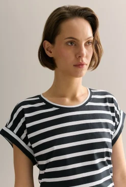 T-shirts & Tops><noscript><img width=