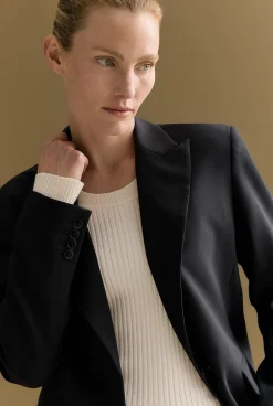 Outerwear><noscript><img width=