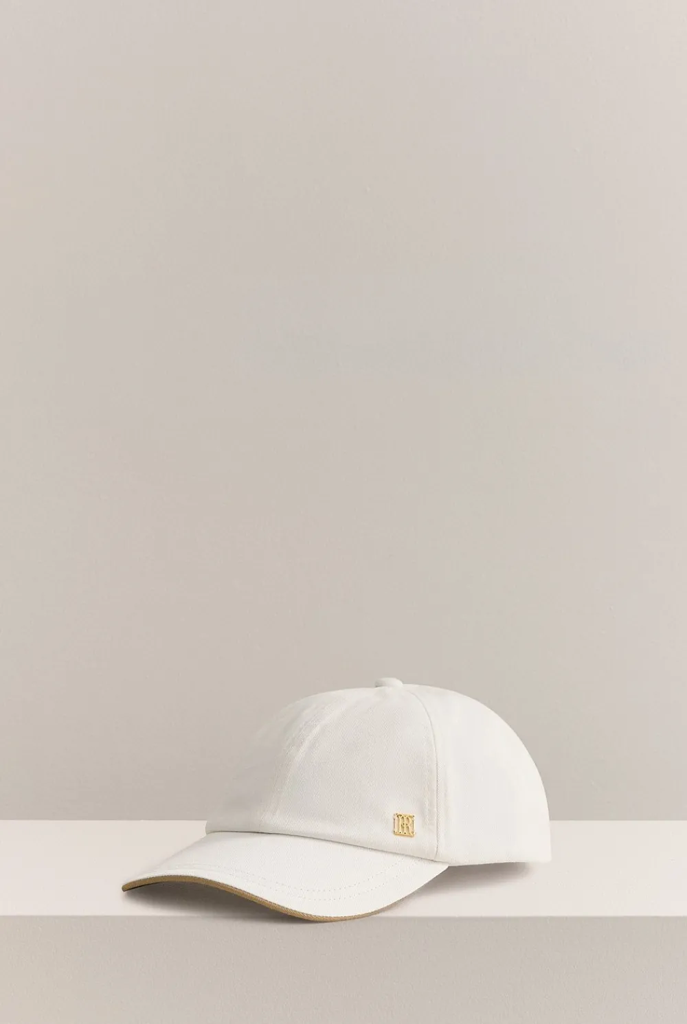 Hats, Scarves & Gloves>Trenery Zoe Cotton Cap White